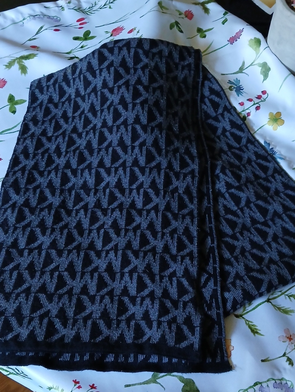 Michael Kors Black & Gray Signature Logo Knit Scarf
